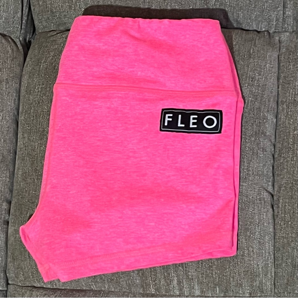FLEO Shorts
